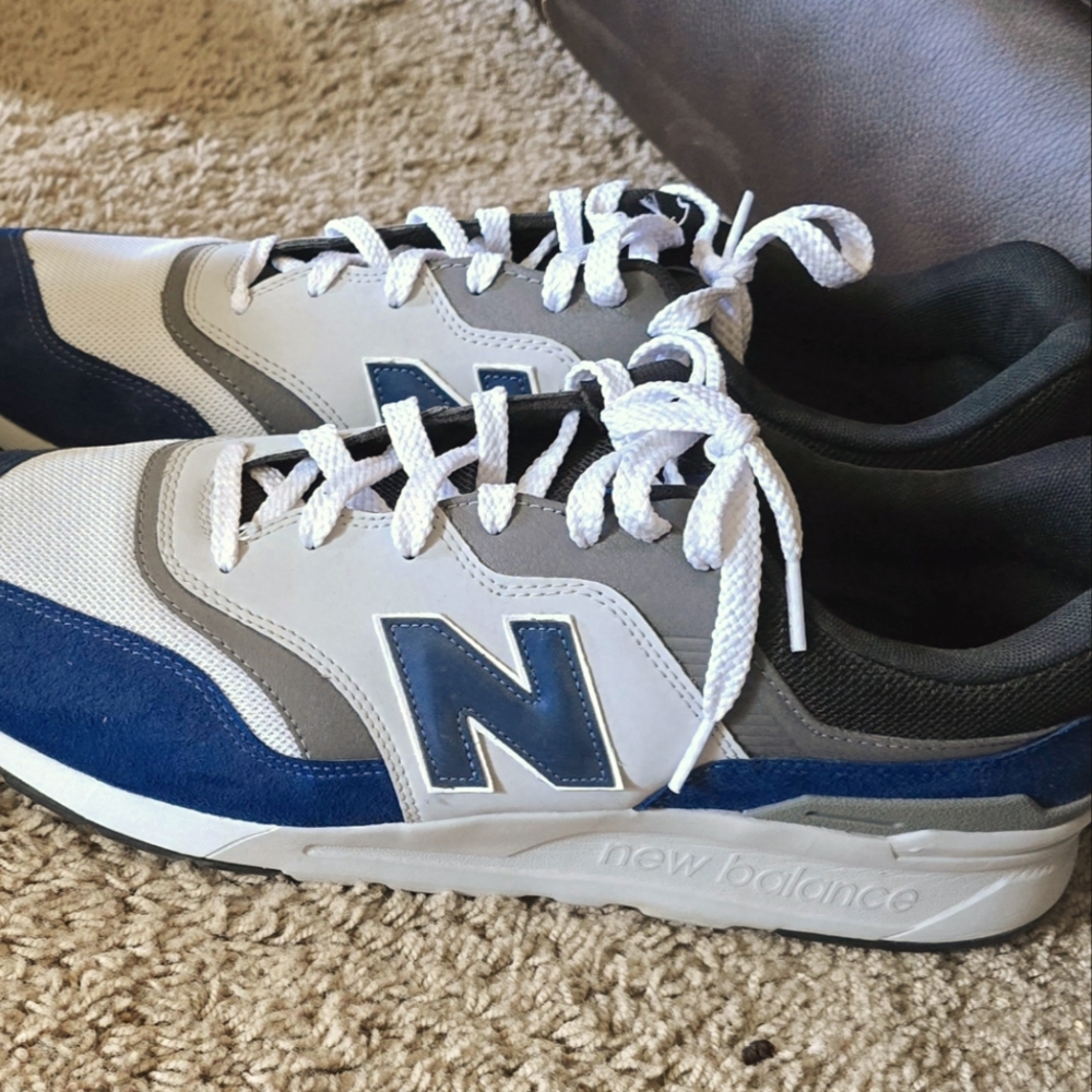 New Balance Men's Sz 16